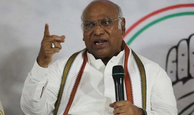 कांग्रेस ने लोकसभा चुनाव के लिए आज जारी भाजपा के घोषणापत्र को बयानबाजी से भरा जुमला पत्र करार दिया