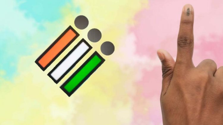 गढ़चिरौली के नक्सल इलाके में पहुंची चुनाव अफसरों की टीम, सौ साल के बुजुर्ग ने डाला वोट