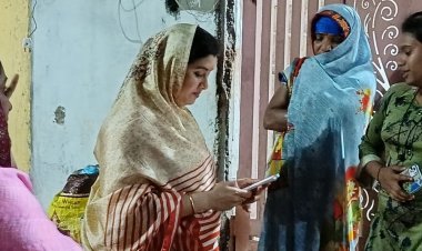 सदस्यता अभियान लक्ष्य पूरा करने डोर टू डोर पहुचीं नपाध्यक्ष:महिलाओं को दिलाई भाजपा की सदस्यता, फिर करवा चौथ के लिए लगाई हाथों में मेहंदी