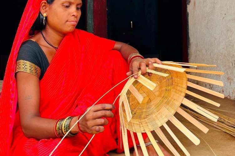 नारी शक्ति का हुआ सम्मान महतारी वंदन ने बढ़ाया मान,  महिला सशक्तिकरण के लिए संकल्पित विष्णु देव सरकार,  हितग्राही महिलाओं को अब तक 6530.41 करोड़ रूपए की मदद