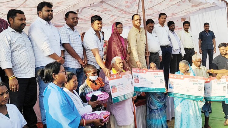 सामरी विधायक ने नल जल की चरमराई व्यवस्था पर अफसरों को लगाई कड़ी फटकार, काम जल्द पूरा करने निर्देश