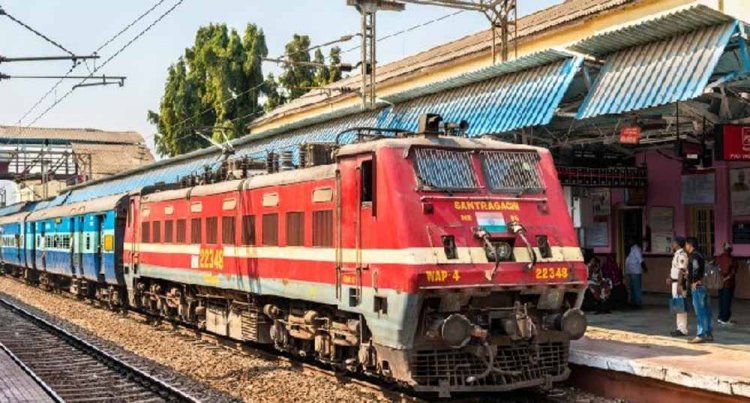 15 अगस्त और जन्माष्टमी पर ट्रेनें फुल, तेजस में भी नहीं बची एक भी सीट!